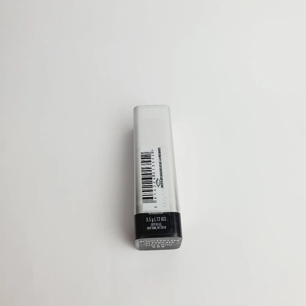Covergirl full Metallic lipstick shade 555